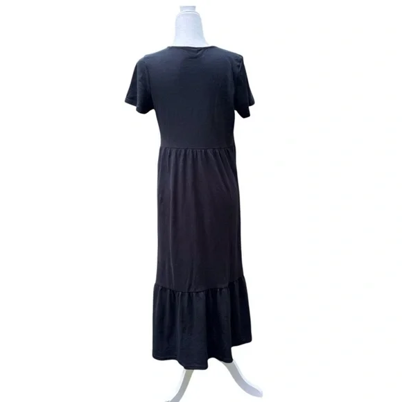 NWT Old Navy Tiered Black Dress with pockets- super cute!  Never been worn. - Picture 4 of 7
